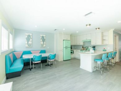 Holmes Beach Vacation Rental Sleeps Four Guests