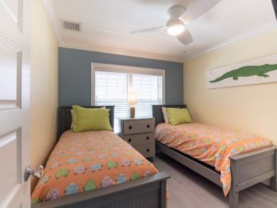 Holmes Beach Vacation Rental Sleeps Four Guests