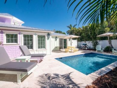 Holmes Beach Vacation Rental Sleeps Four Guests
