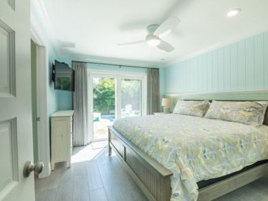 Charming Vacation Rental on Holmes Beach. Call Today.