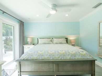 Charming Vacation Rental on Holmes Beach. Call Today.