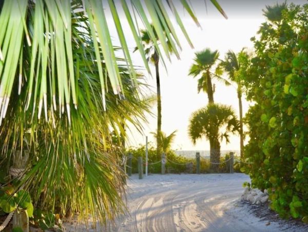 Captiva Vacation Rental Home Seven Bedrooms