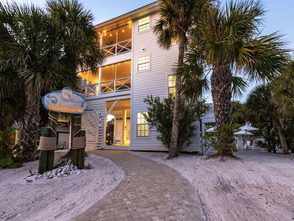 Luxurious Island Retreat on North Captiva