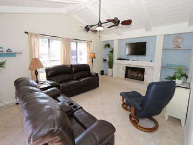 Charming Vacation Rental on Cape Coral. Call Today. Charming Vacation Rental on Cape Coral. Call Today.