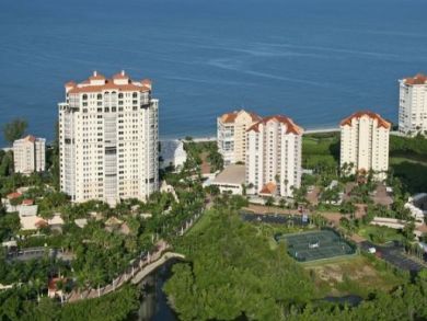 Charming Beachfront Condo Retreat in Naples