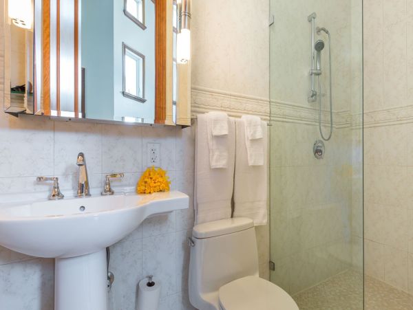 Miami Waterfront Vacation Rental Villa - Luxury Miami Vacation Home with Pool & Dock