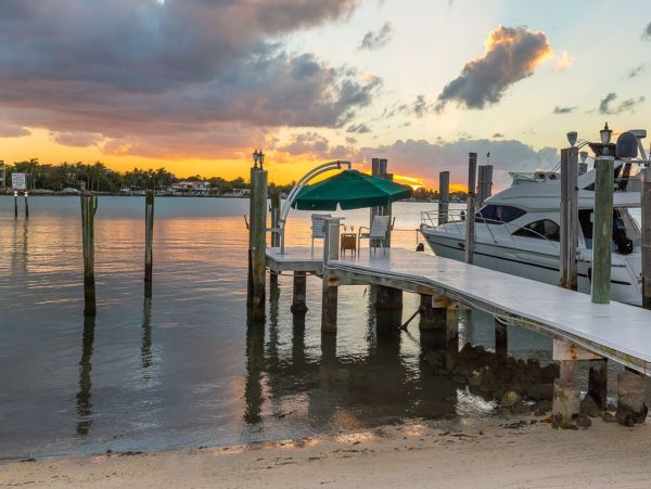 Miami Waterfront Vacation Rental Villa - Luxury Miami Vacation Home with Pool & Dock