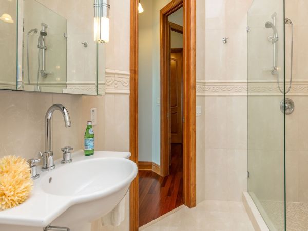 Miami Waterfront Vacation Rental Villa - Luxury Miami Vacation Home with Pool & Dock