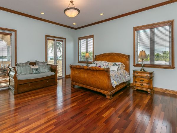 Miami Waterfront Vacation Rental Villa - Luxury Miami Vacation Home with Pool & Dock