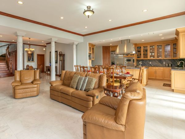 Miami Waterfront Vacation Rental Villa - Luxury Miami Vacation Home with Pool & Dock