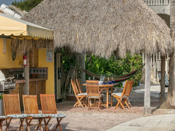 Miami Waterfront Vacation Rental Villa - Luxury Miami Vacation Home with Pool & Dock