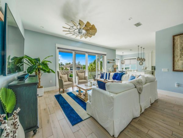 Anna Maria Vacation Rental Sleeps Eight Guests Private Pool