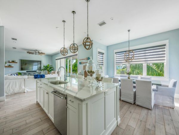 Anna Maria Vacation Rental Sleeps Eight Guests Private Pool