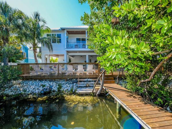 Anna Maria Vacation Rental Sleeps Eight Guests Private Pool