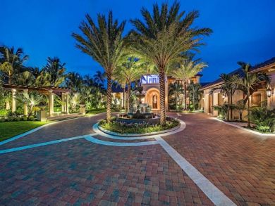 Stunning Luxury Home on the Water in Naples