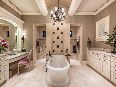 Stunning Luxury Home on the Water in Naples