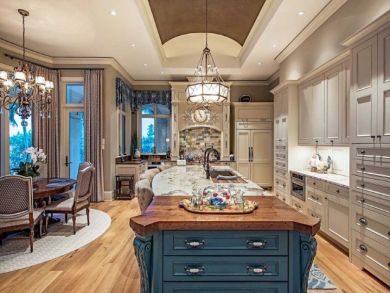 Stunning Luxury Home on the Water in Naples