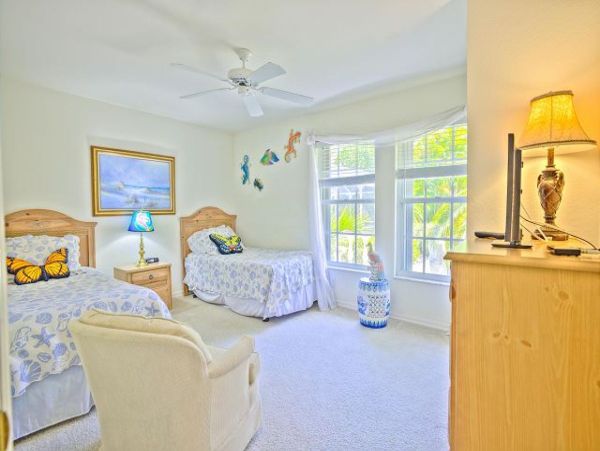 Walk to Beach 3 Bedroom Vacation Rental on Sanibel