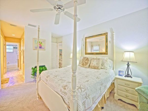 Walk to Beach 3 Bedroom Vacation Rental on Sanibel