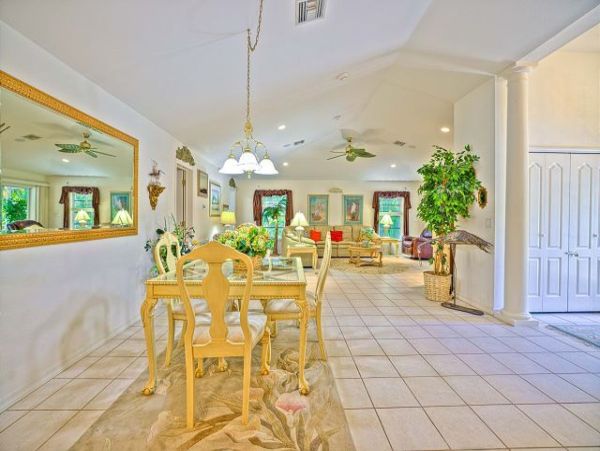 Walk to Beach 3 Bedroom Vacation Rental on Sanibel