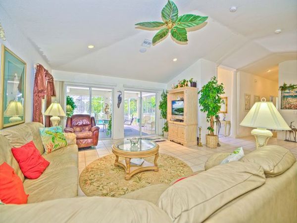 Walk to Beach 3 Bedroom Vacation Rental on Sanibel