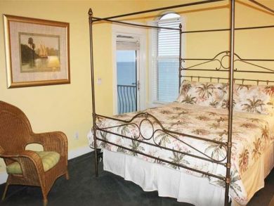 On Beach Seacrest Beach 3 Bedroom Vacation Condo Sleeps 10