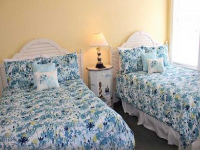 On Beach Seacrest Beach 3 Bedroom Vacation Condo Sleeps 10