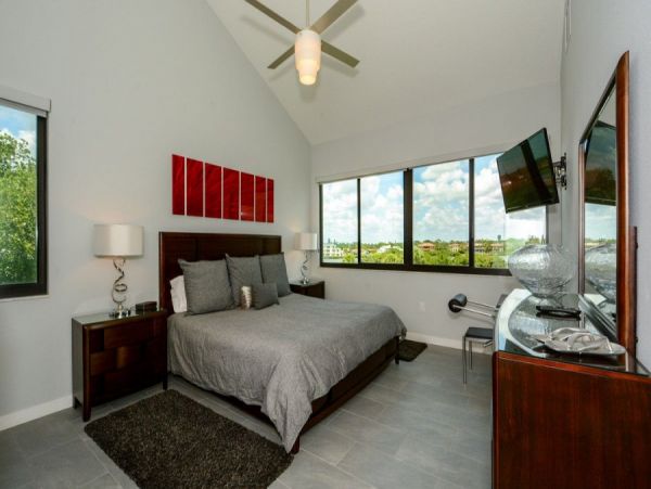 Siesta Key Vacation Condo Sleeps Six Guests