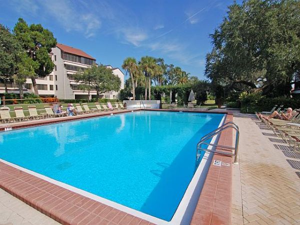 Siesta Key Vacation Condo Sleeps Six Guests