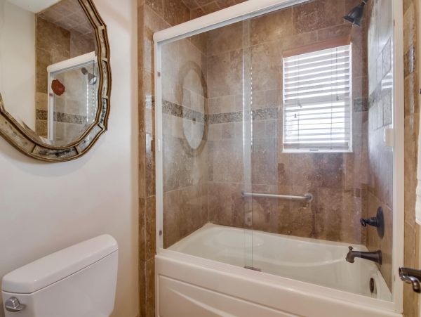 Pacific Beach Luxury Vacation Home, 4 Bedrooms