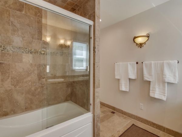 Pacific Beach Luxury Vacation Home, 4 Bedrooms
