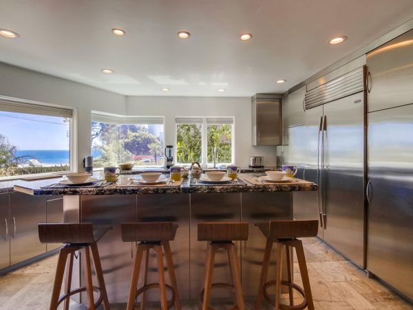 Pacific Beach Luxury Vacation Home, 4 Bedrooms