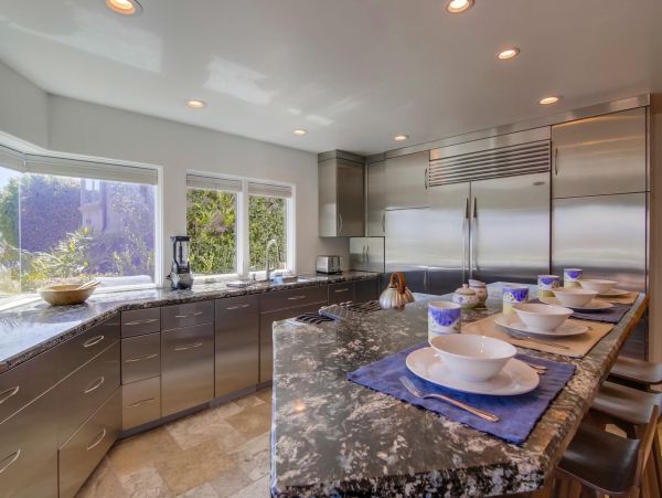 Pacific Beach Luxury Vacation Home, 4 Bedrooms