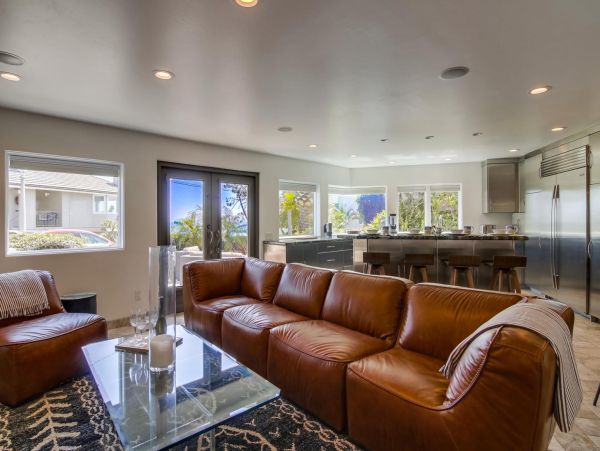 Pacific Beach Luxury Vacation Home, 4 Bedrooms