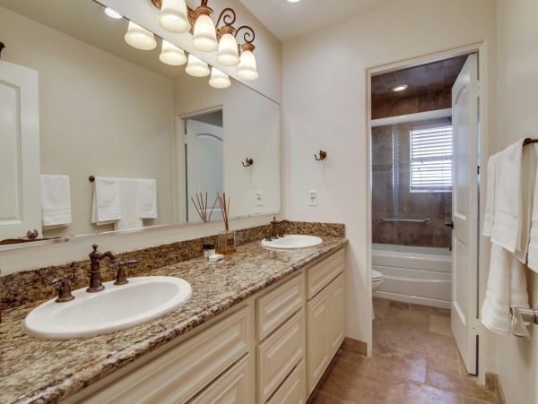 Pacific Beach Luxury Vacation Home, 4 Bedrooms