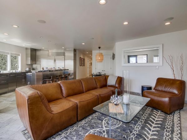 Pacific Beach Luxury Vacation Home, 4 Bedrooms