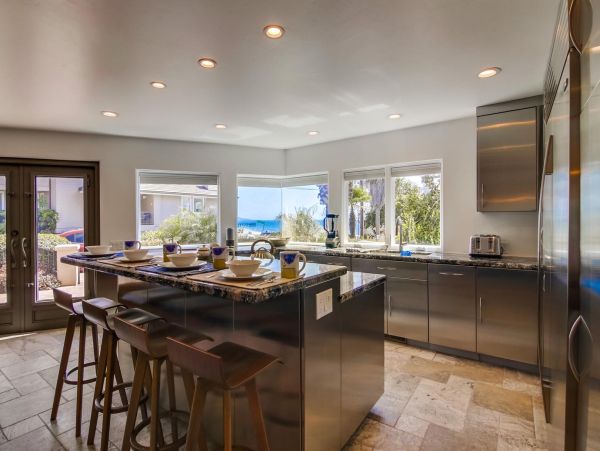 Pacific Beach Luxury Vacation Home, 4 Bedrooms