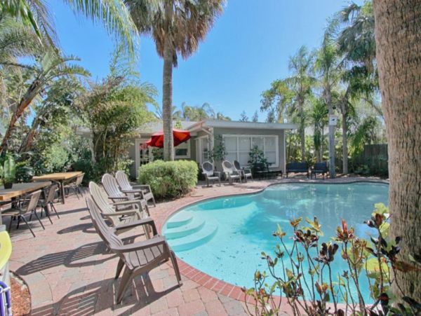 Clearwater Vacation Home Sleeps 26 Guests Walk To Beach
