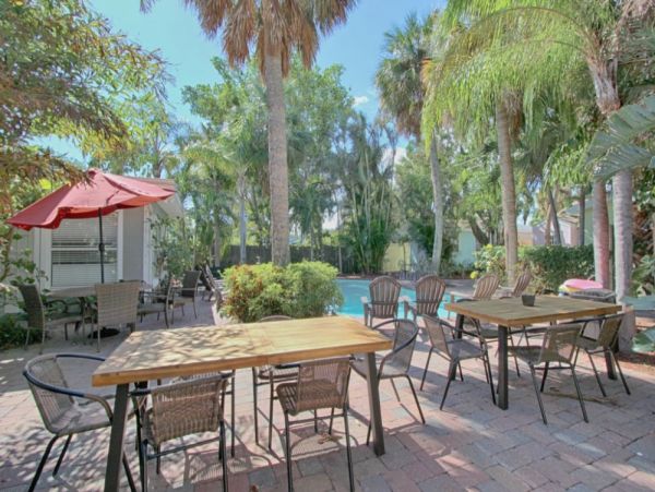 Clearwater Vacation Home Sleeps 26 Guests Walk To Beach