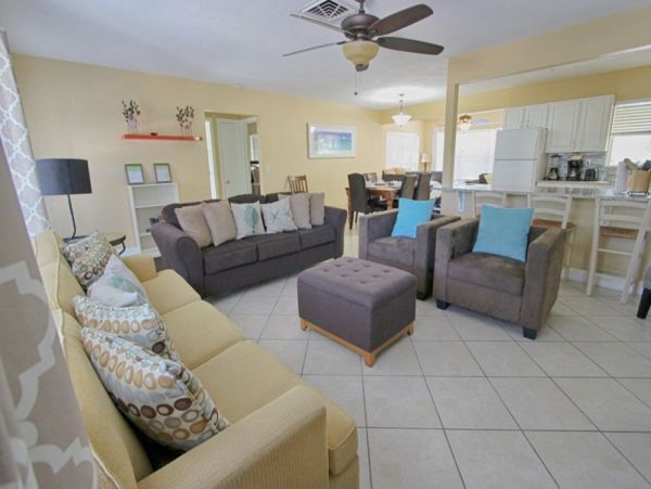 Clearwater Vacation Home Sleeps 26 Guests Walk To Beach