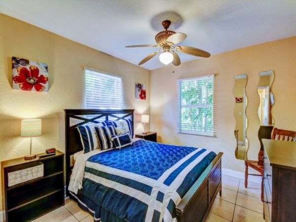 Clearwater Vacation Home Sleeps 26 Guests Walk To Beach