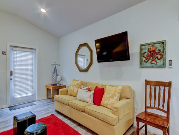 Clearwater Vacation Home Sleeps 26 Guests Walk To Beach