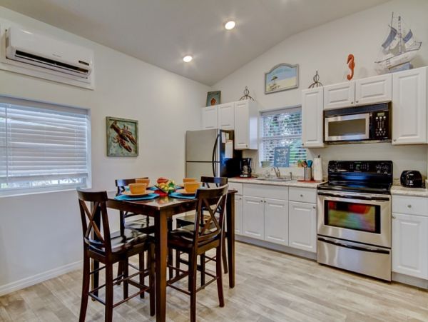 Clearwater Vacation Home Sleeps 26 Guests Walk To Beach