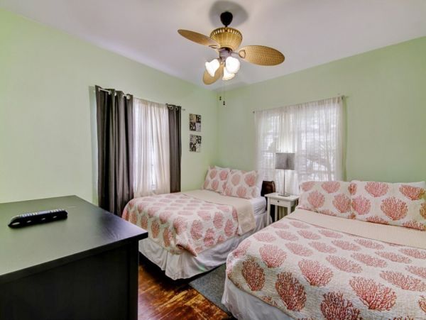Clearwater Vacation Home Sleeps 26 Guests Walk To Beach