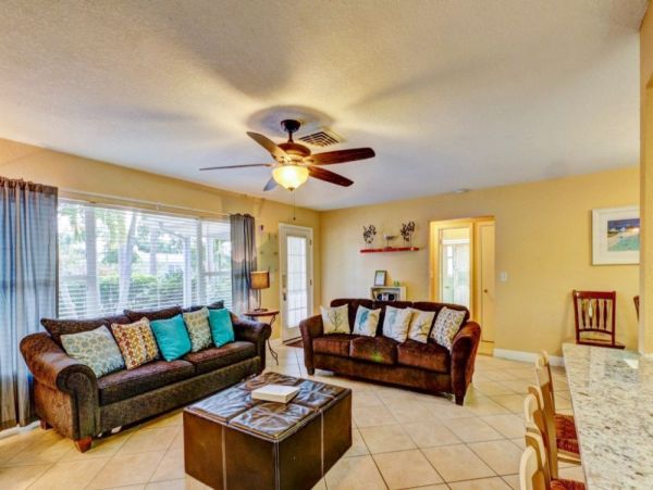 Clearwater Vacation Home Sleeps 26 Guests Walk To Beach