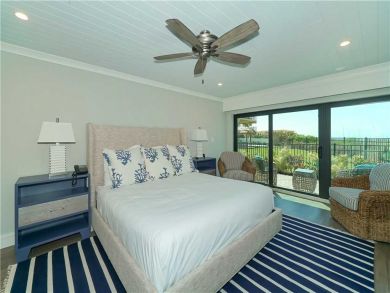 Charming Vacation Rental on Holmes Beach. Call Today.