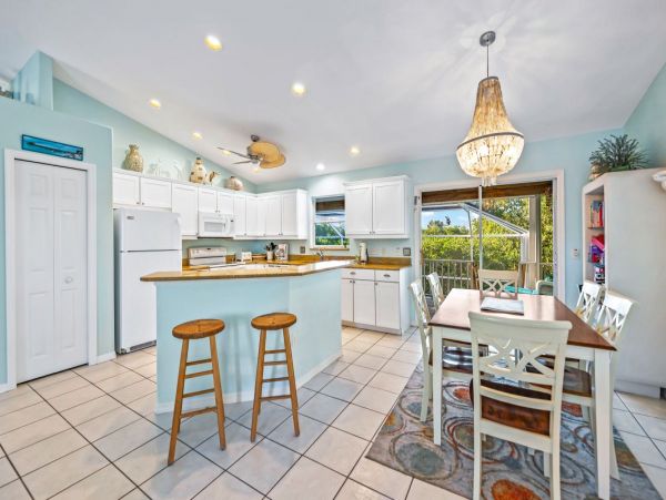 Anna Maria Vacation Rentals Sleeps Six Guests