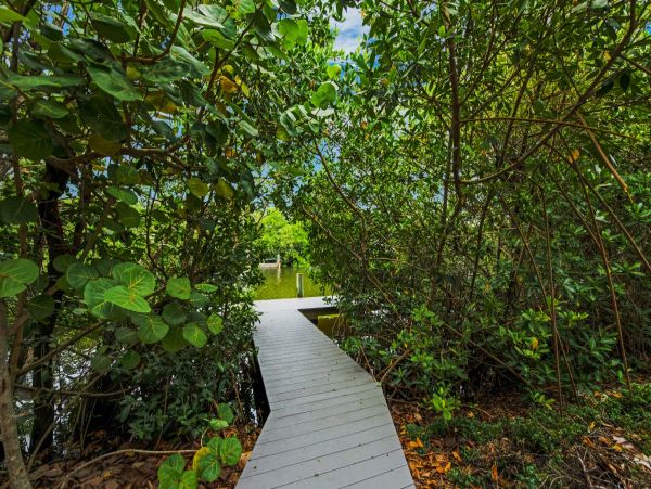 Anna Maria Vacation Rentals Sleeps Six Guests