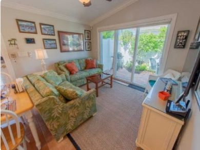 Charming Vacation Rental Holmes Beach 1 Min. Walk to Beach