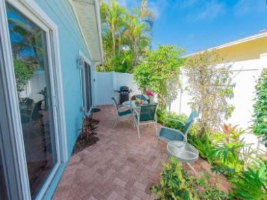 Charming Vacation Rental Holmes Beach 1 Min. Walk to Beach